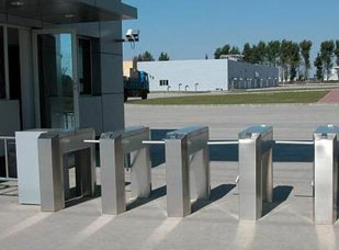 大門口進(jìn)出